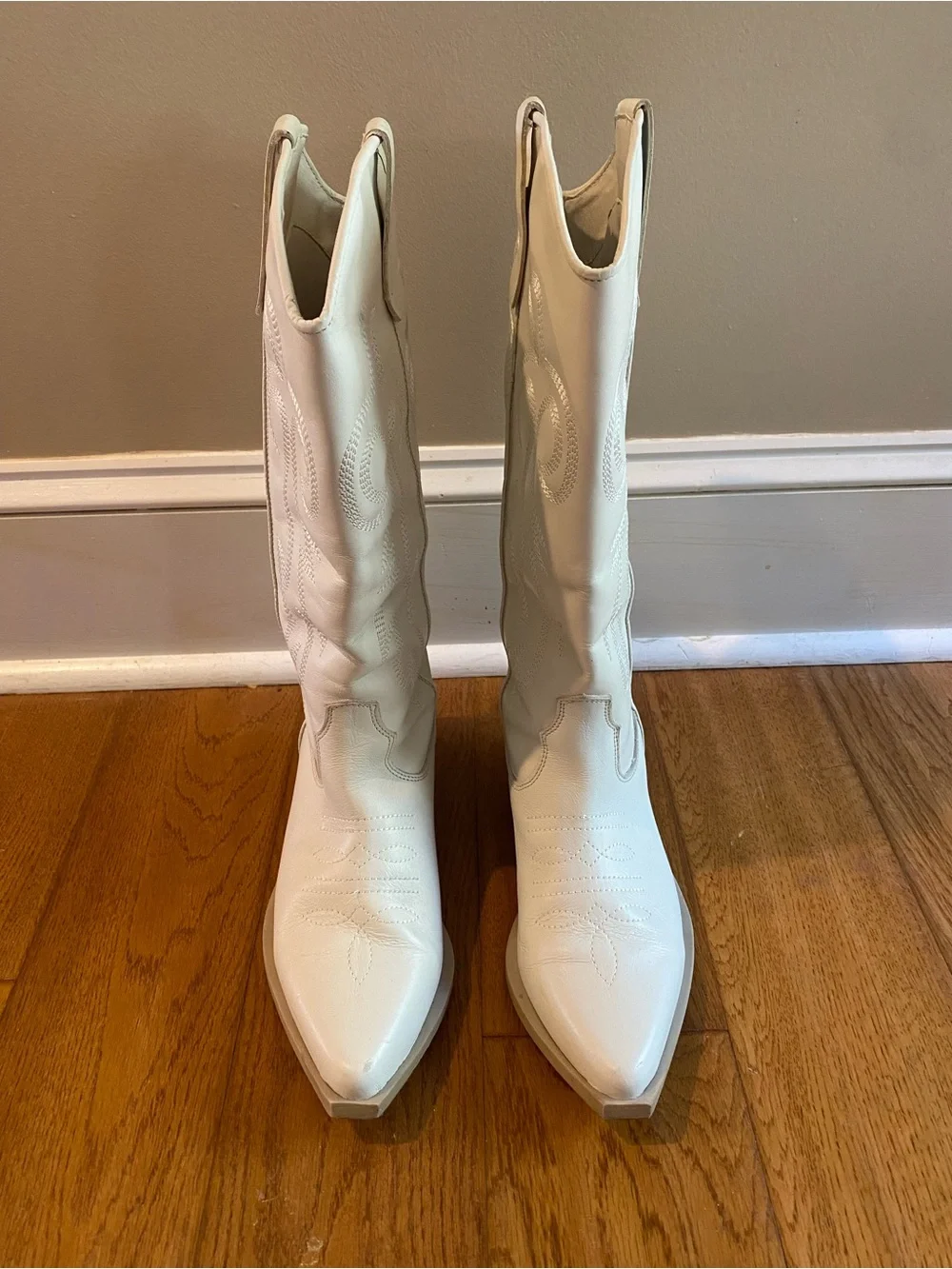 Steve Madden ivory knee